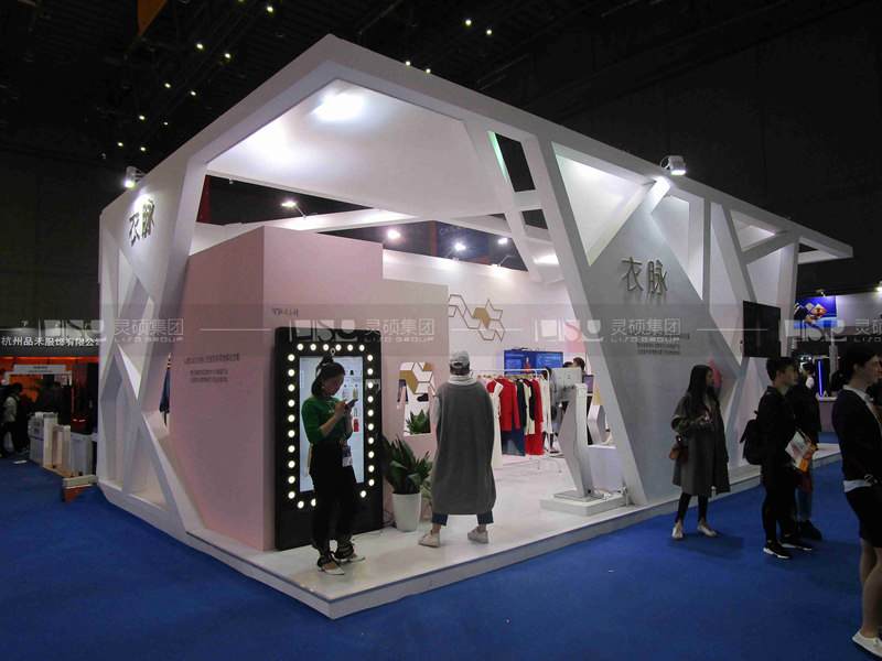 试衣间-服装展台设计搭建案例