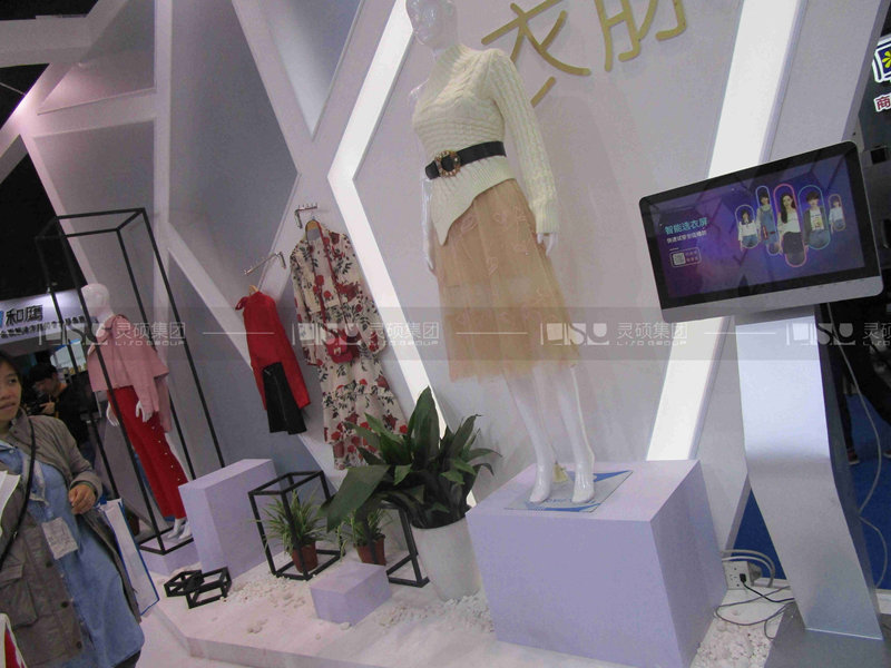 试衣间-服装展台设计搭建案例