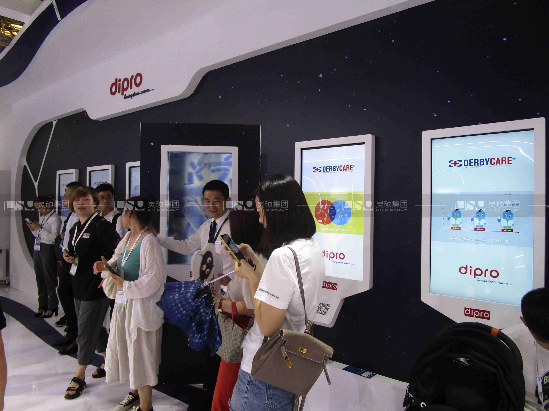 德贝康爱- CBME孕婴童展展台设计案例