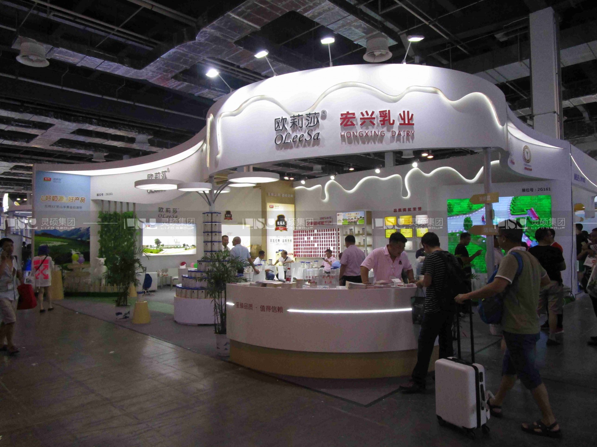 宏兴乳业-19届CBME中国孕婴童展展台设计案例