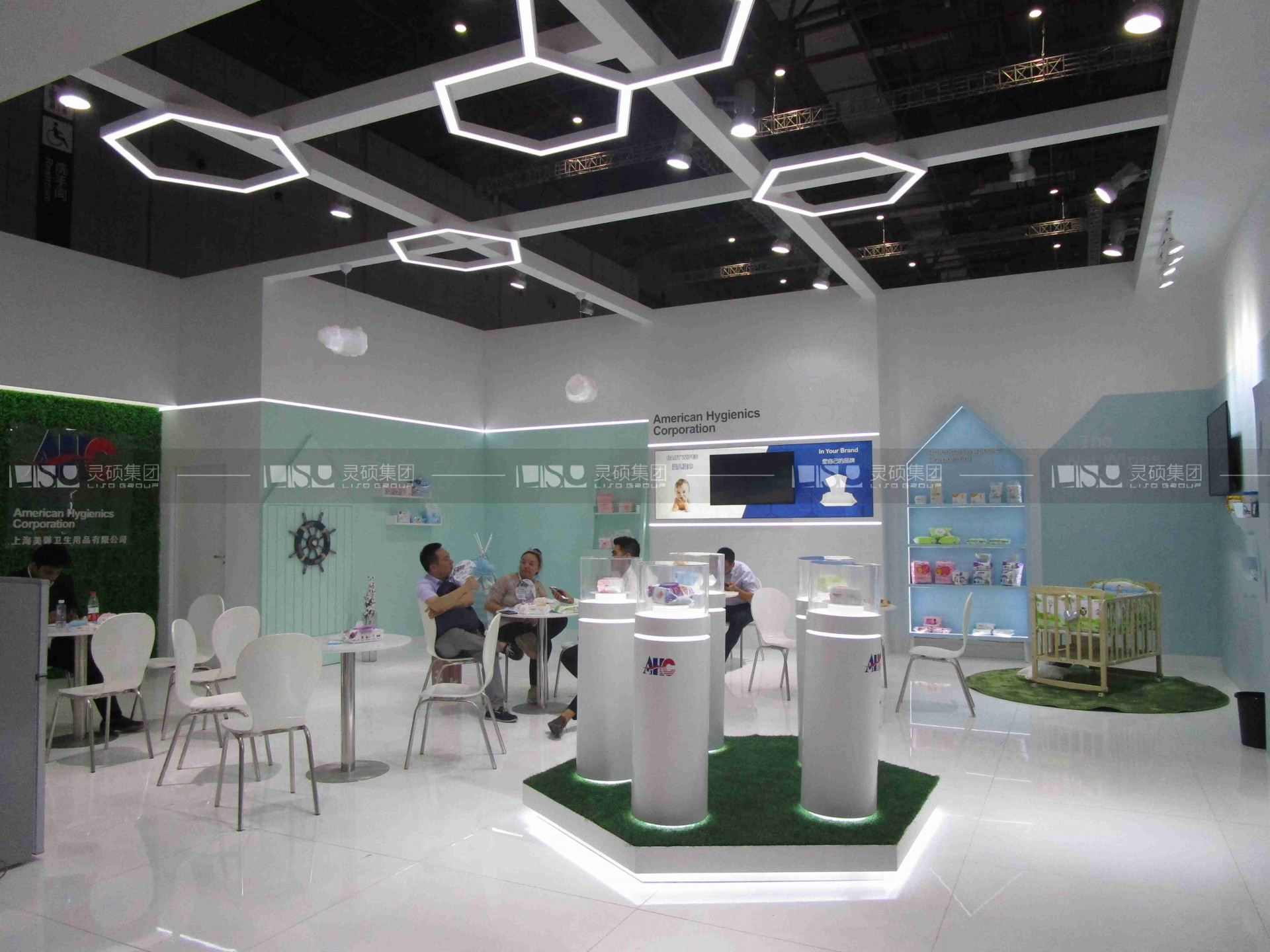 美馨-CBME孕婴童展展台设计案例