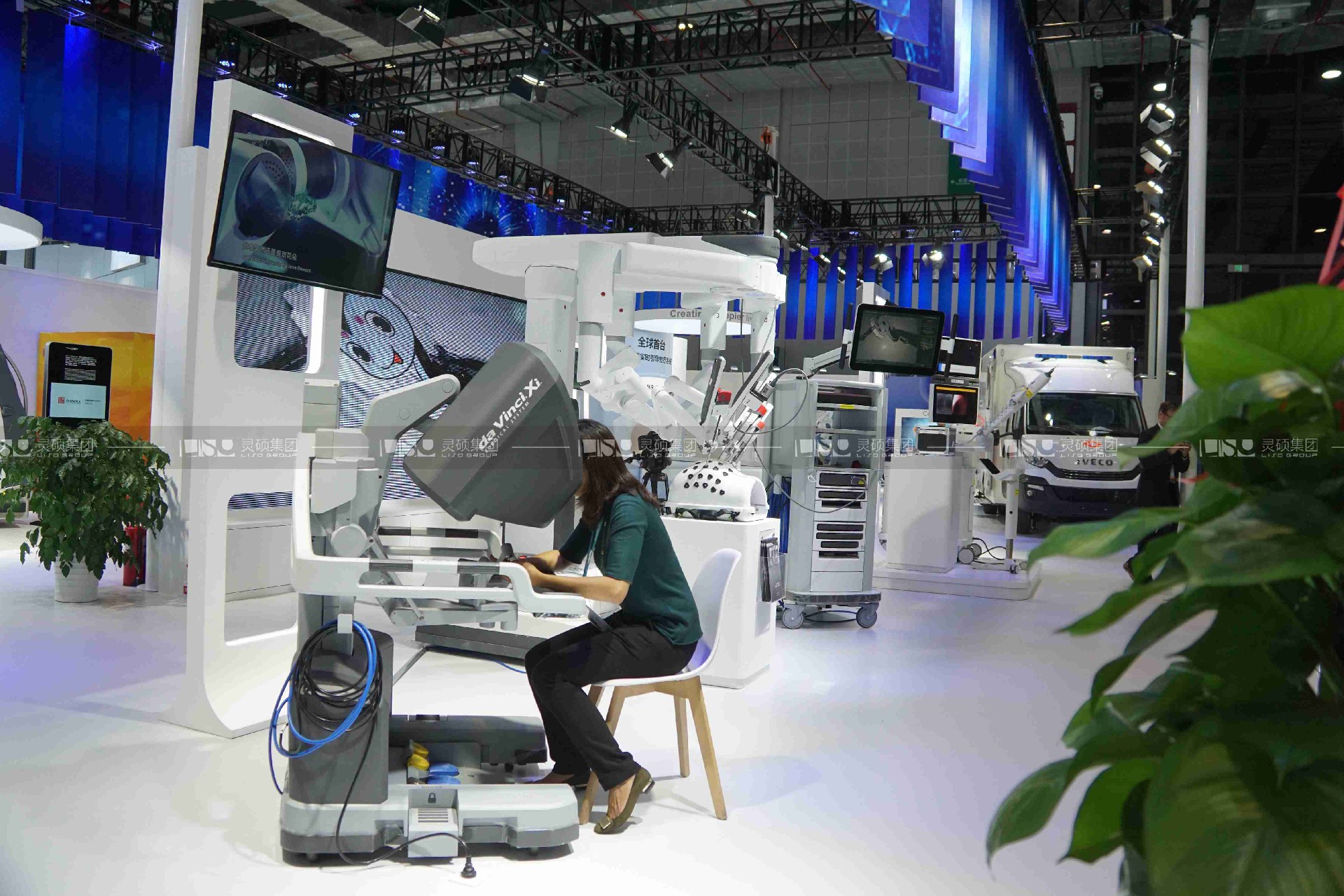 复星Fosun Health-2019年上海展会展台设计案例